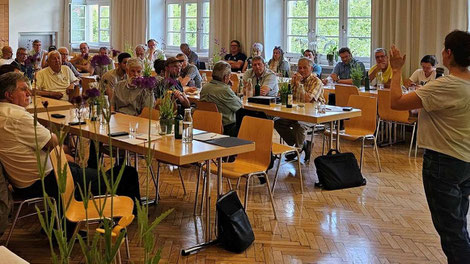 Dr. Lina Fölsch stellte in ihrem Vortrag bei der Österreichischen Züchtertagung die zentralen Grundlagen der Varroaresistenzzucht vor. © LK Kärnten/Thurner