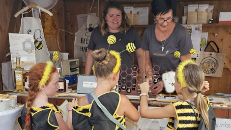Es summte beim Stand des Landesverbandes am Honigfest in Hermagor