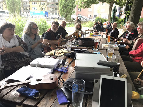 Stammtisch am 14. Juni: Große Besetzung