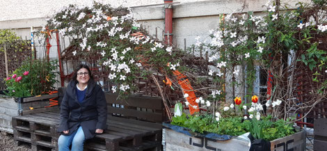 Theresia Aschemann in ihrer „grünen Oase“.
