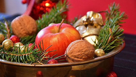 Weihnachtsstimmung mit Apfel