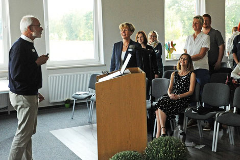 Carsten Ruhe beim Vortrag in der Carl-Orff-Schule, Lingen (Ems), Herbst 2016