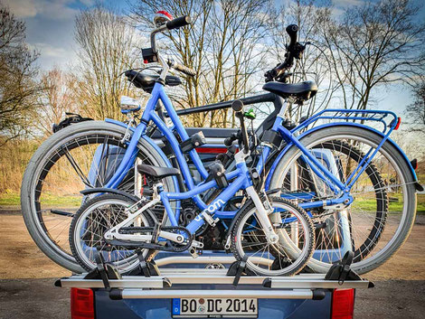 Fahrradträger für max. vier Fahhräder zur Montage auf der Heckklappe