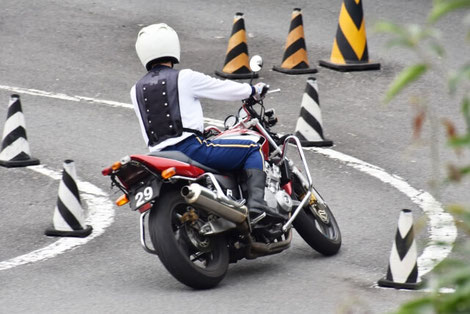 普通二輪免許と大型二輪免許はどちらを選ぶべき？