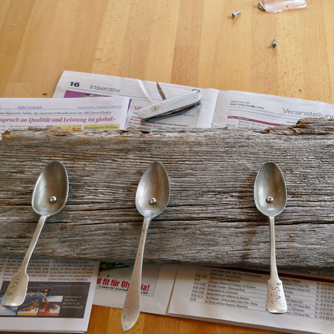 Hakenleiste aus alten Löffeln DIY