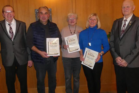 Für langjährige Treue zum Verein ehrte (v.l.) Vorsitzender Helmut Hubmann die Jubilare Heinz Engelhardt, Herta Jindrich, Renate Engelhardt und Hermann Grünthaler.