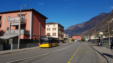 Die aus Porto Ceresio ankommenden Busse verkehren nach einer kurzen Pause beim Bahnhof Capolago weiter ins Val Mara