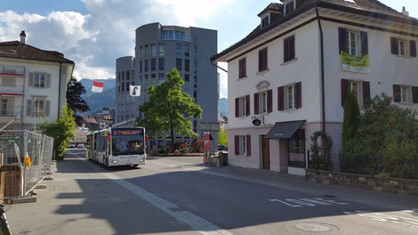 Ein Linienbus der Auto AG Schwyz unterwegs in Brunnen