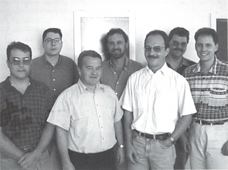 Stefan Thumser氏（前列左から3人目）とサービス部門の仲間たち（1997年）