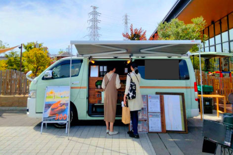 キッチンカー/トヨタ/ハイエース/中古車/改造/移動販売/キャンピングカー