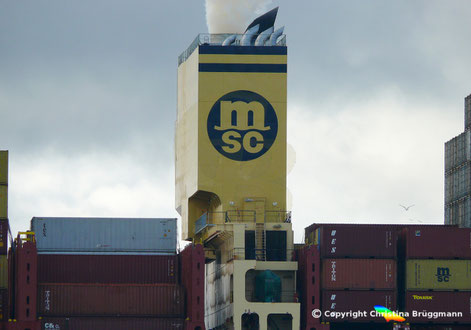 MSC BRANKA, Schornstein mit Scrubber