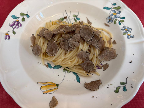 Pasta mit frischen Trüffeln