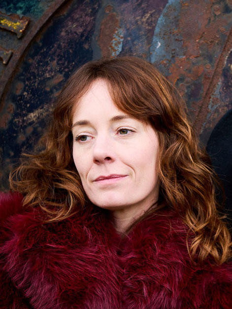 Mona Maria Weiblen - bekannt vom Theater Lindenhof in Melchingen - singt am 11. Juli im Meidelstetter "Adler" Tom Waits auf schwäbisch. Foto: Promo