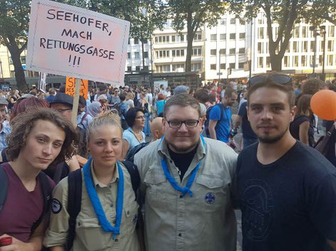 Pfadfinder bei Demo "Stoppt das Sterben im Mittelmeer!"