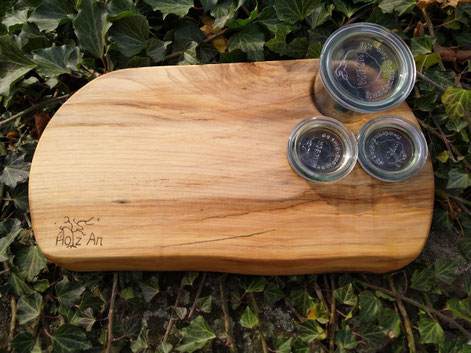 Frühstücksbrett für Marmelade und Joghurt