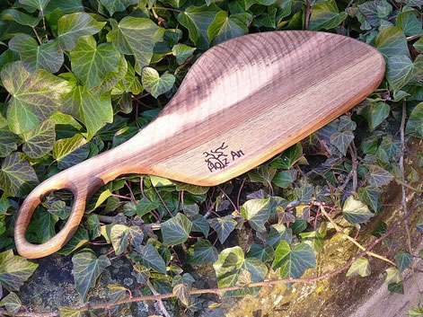 kleines Schneidebrett mit Griff