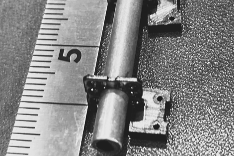 足場模型製作所 八蔵による1/16スケール支保工模型の緊結部。アサヒ産業60.5πシステム支保工の再現試作。