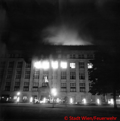 Feuerwehr, Blaulicht, Berufsfeuerwehr Wien, Brand, Nationalbank, vor 40 Jahren