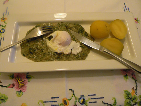 Brennnessel, Spinat, Kartoffeln, pochiertes Ei