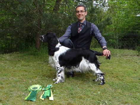 A proud handler with his successful bitch! Photo: Svenja Arendt