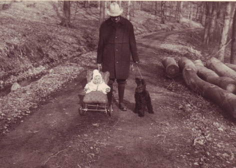 Mit meinem Vater und "Carmen" im Jahr 1966.