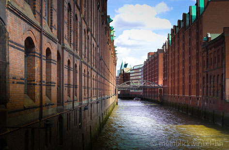 Hamburg Elbe Wasser Backsteine Speicher Speicherstadt