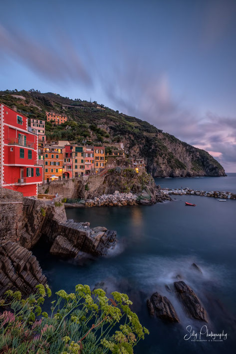 Italien / Ligurien / Cinque Terre / Riomaggiore, Langzeitbelichtung, Sonnenuntergang, 2019, ©Silly Photography