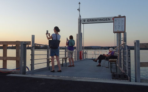 Fotoshooting bei Sonnenuntergang an der neuen Stedi