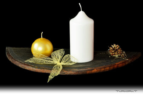 Christmas Wine-light white/gold, two star, barrel bottom, "gold ribbon"