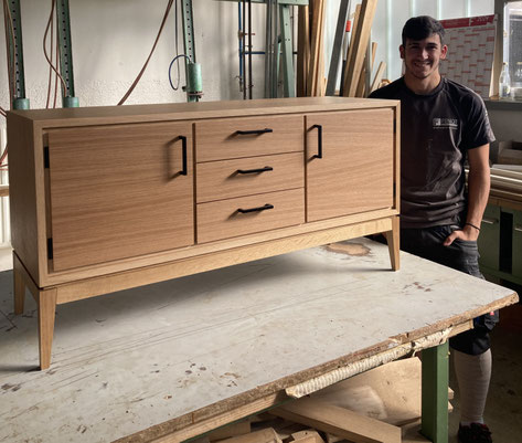 Sideboard in Eiche furniert, Gestell  Massivholz Eiche
