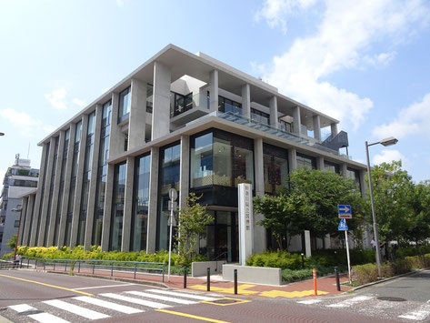 県立図書館
