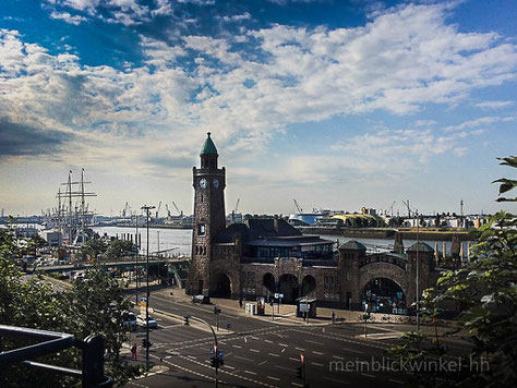 Hamburg Elbe alter Elbtunnel Hafen Wasser Schiff Schiffe Boot Theater im Hafen