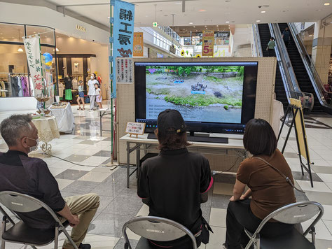 「アートでわくわく❤心の出会い」展の様子