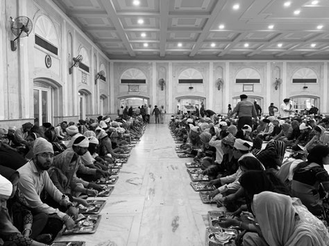 Essensausgabe im Sikh Tempel