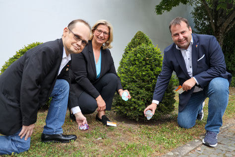 vl: Martin G. Müller, Ministerpräsidentin Anke Rehlinger, Gesundheitsminister Magnus Jung  - Bild Staatskanzlei Saarbrücken