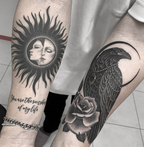 月と太陽のタトゥー