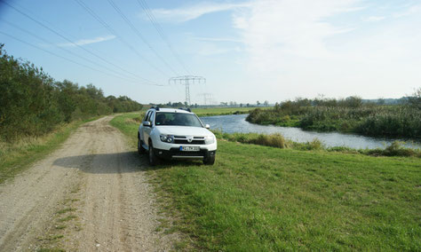 Schotterweg an der Tollense entlang