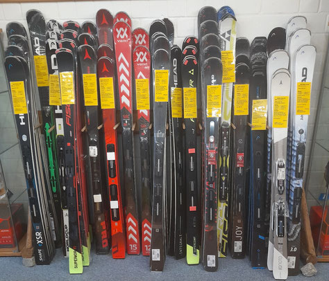 Verkauf von Cartving-Ski, Skischuhe, Skihelme, Skistöcke, Skibrillen