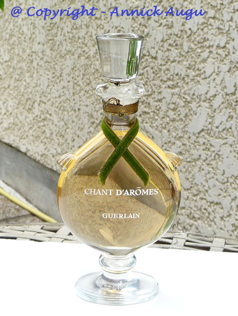 1962 - CHANT D'ARÔMES : EAU DE PARFUM, FLACON CRISTAL DE BACCARAT