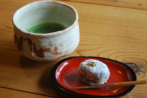 お抹茶（手作り菓子付き）菓子は餡子からすべて手作りです。