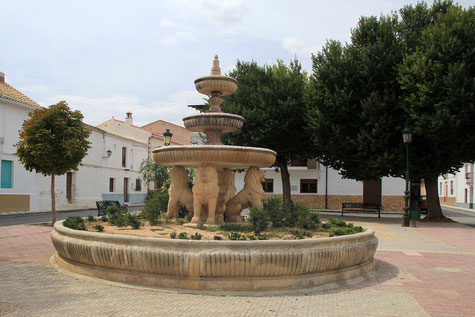 The main square of Huélago