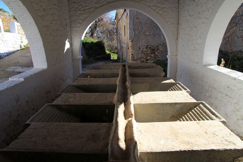 The washing sinks of Turón