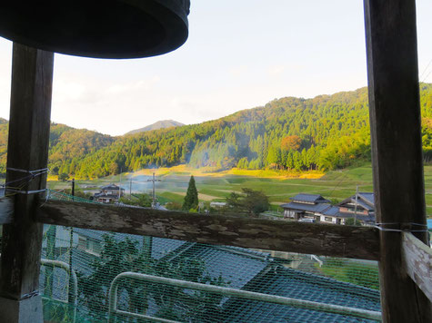 浄土真宗本願寺派東光寺 鐘楼より