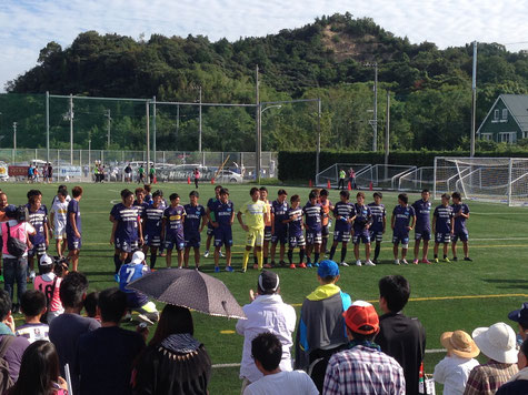 試合後、挨拶に来た選手達、よく頑張りました!!