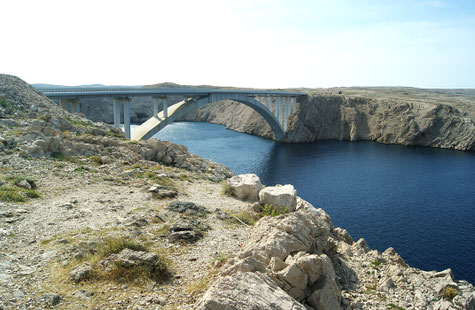 Über die Pag-Brücke aufs Festland