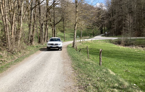 Schotterweg zur Kaskadenschlucht