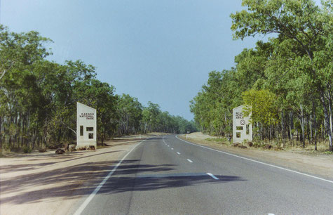 Einfahrt nach Kakadu auf dem Arnhem Highway