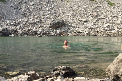 Erfrischendes Bad im Koblatsee