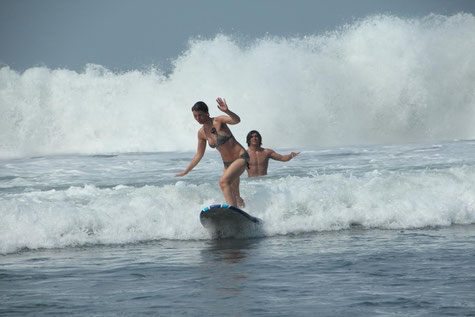 surfgasm - lifetravellerz - puriy - surfen - wellenreiten - welle -strand