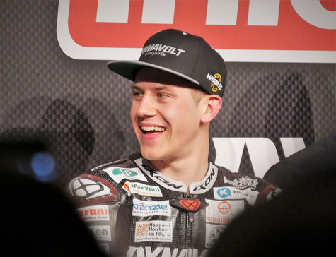 Marcel Schrötter bei der Teampräsentation des Dynavolt IntactGP Teams 2017.